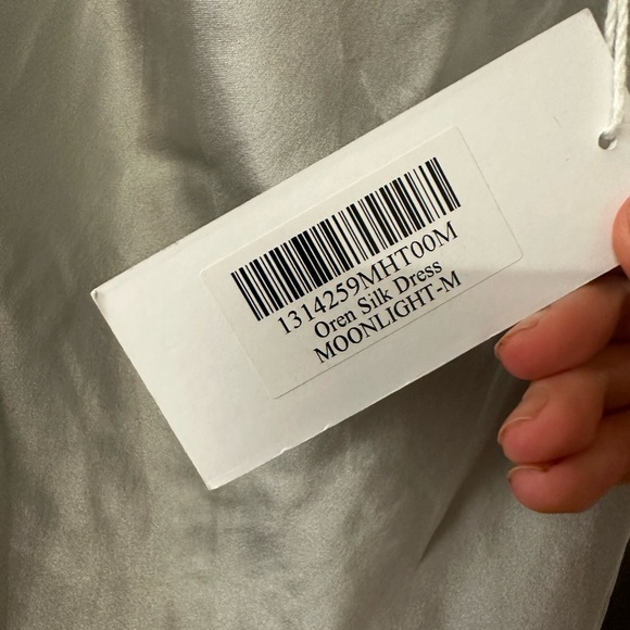 Reformation oren silk dress - Picture 4 of 4